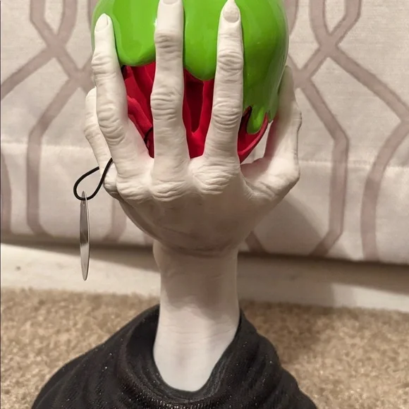 Bath and Body Works Disney Villains Maleficent Candle Holder - Green Skull - Picture 5 of 9